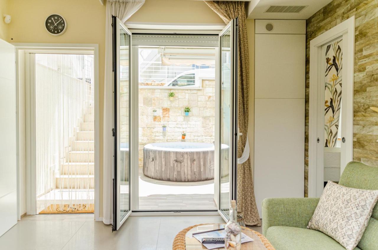 Apulialux Little Jem W Jacuzzi / 180 Steps From Sea Villa Polignano a Mare Esterno foto