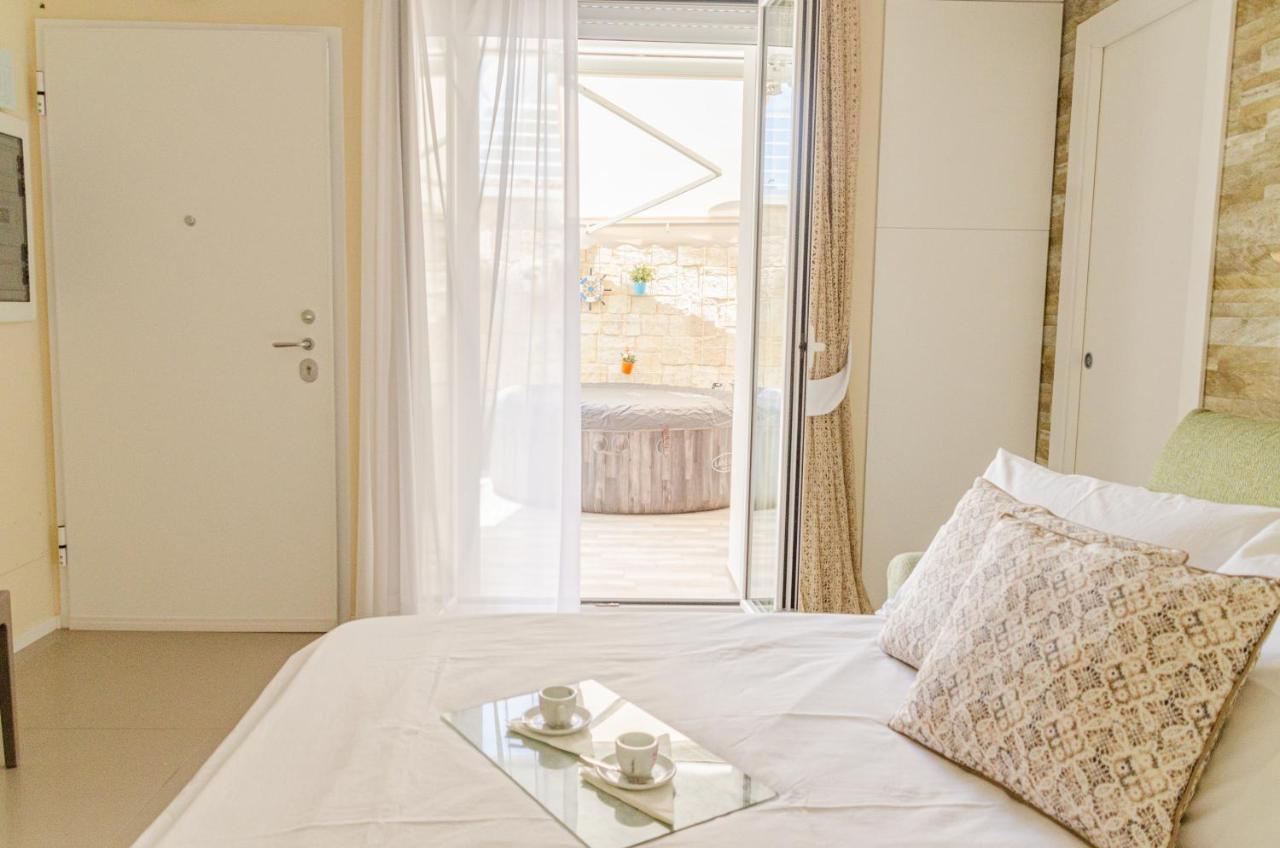Apulialux Little Jem W Jacuzzi / 180 Steps From Sea Villa Polignano a Mare Esterno foto