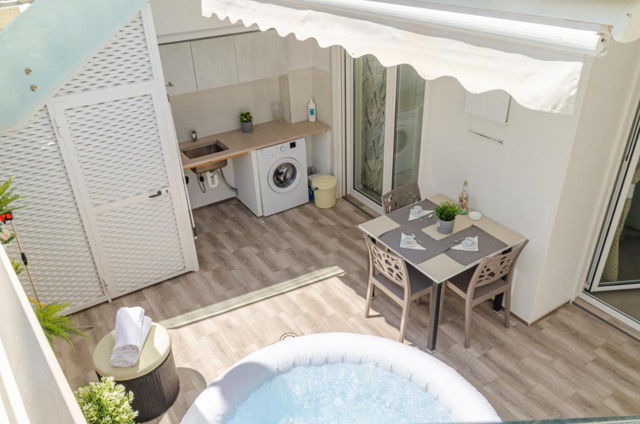 Apulialux Little Jem W Jacuzzi / 180 Steps From Sea Villa Polignano a Mare Esterno foto