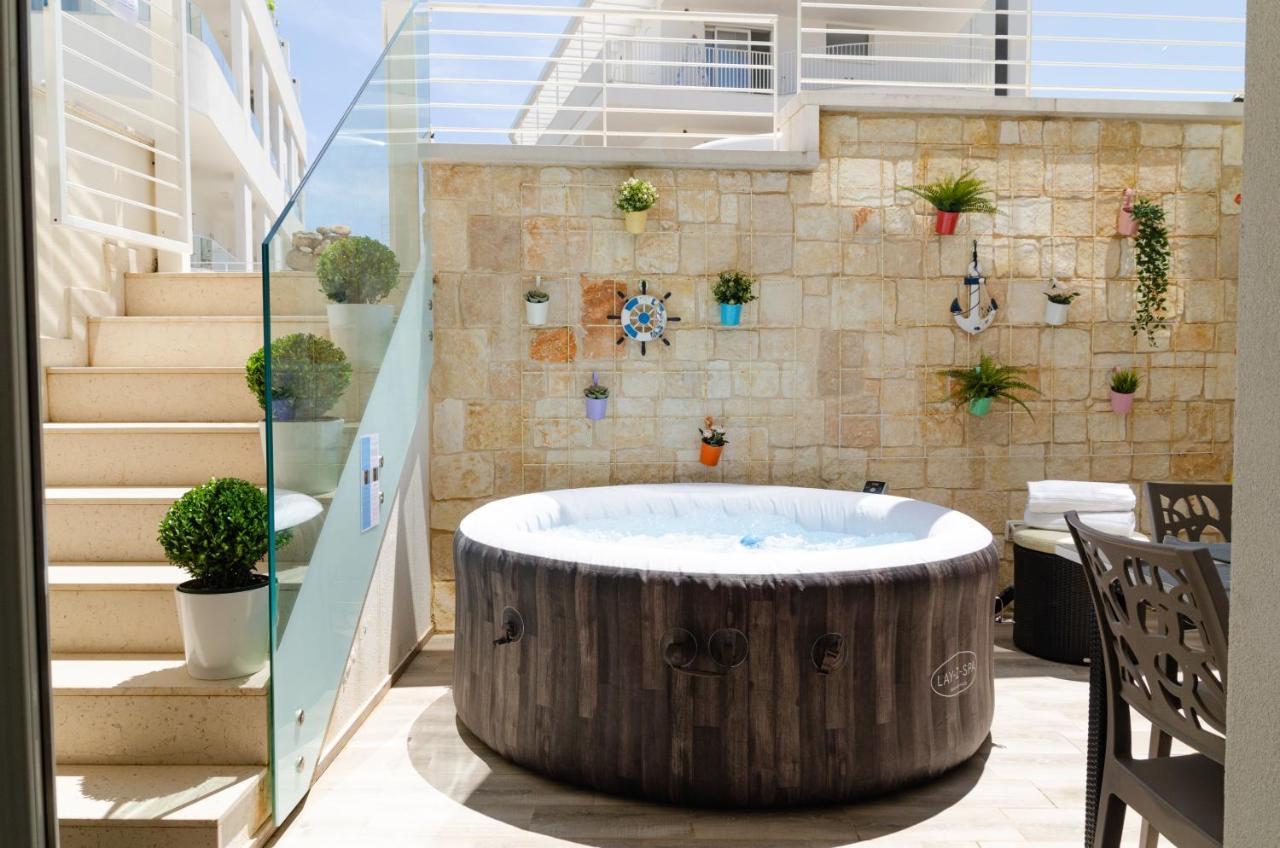 Apulialux Little Jem W Jacuzzi / 180 Steps From Sea Villa Polignano a Mare Esterno foto